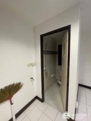 3-BR Condo at Kiarti Thanee City Mansion Condominium near MRT Phetchaburi