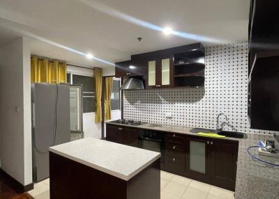 3-BR Condo at Kiarti Thanee City Mansion Condominium near MRT Phetchaburi