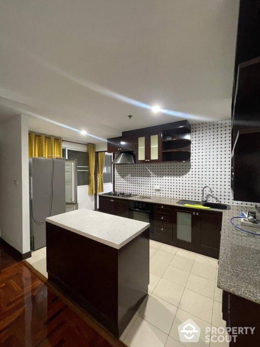 3-BR Condo at Kiarti Thanee City Mansion Condominium near MRT Phetchaburi