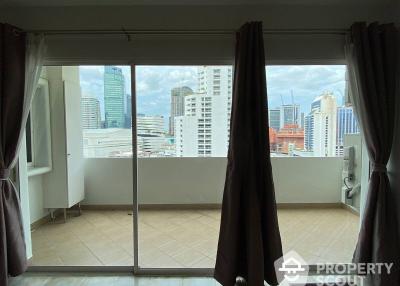 2-BR Condo at 33 Tower near BTS Phrom Phong