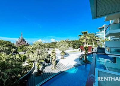 Condominium with Private Beach  Pattaya