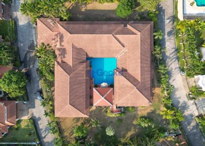 6 Bedrooms House in Paradise Villas 1 East Pattaya H011344