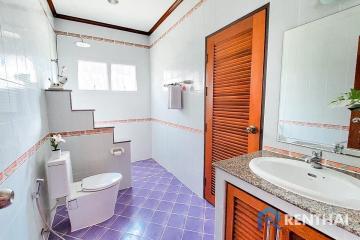 For Sale 1 storey house with large private swimming pool.