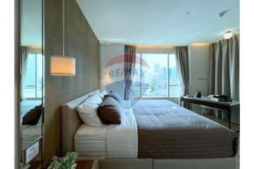 Modern fully furnished home close to Phrom Phong BTS.