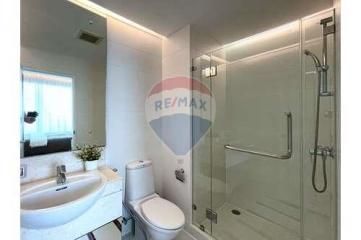 Modern fully furnished home close to Phrom Phong BTS.