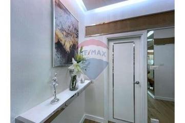 Modern fully furnished home close to Phrom Phong BTS.