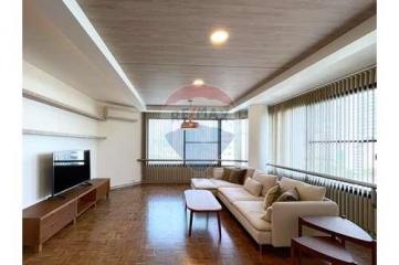 Newly renovated and new fully furnished home in Phrom Phong.