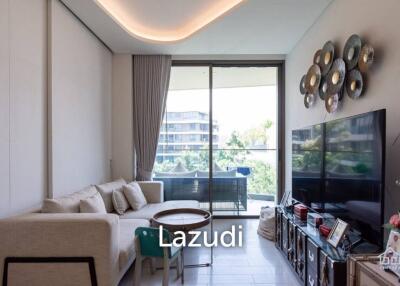 Luxurious 2 bed condo beachfront