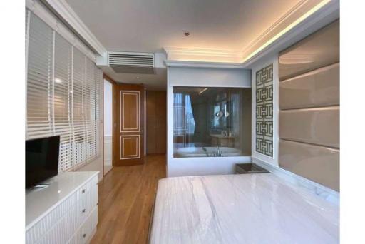 Duplex 2 bedrooms with balcony in Sathorn.