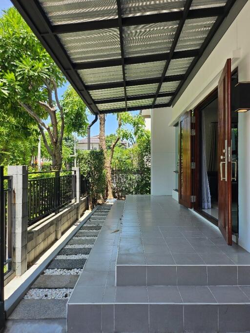 House for Sale at Centro Bangna km.7