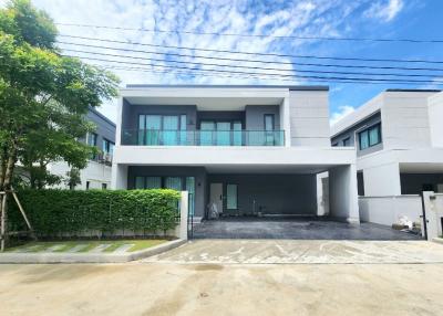 House for Sale in Bang Phli.