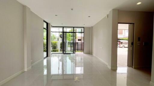 House for Sale at Bangkok Boulevard Bangna - Srinakarin