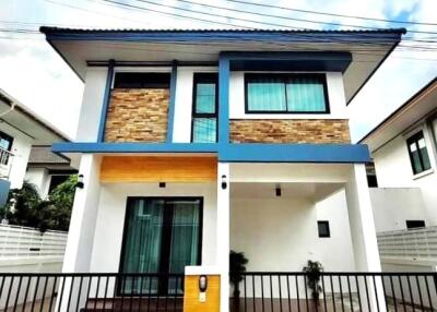 Beautiful 2 storey house with 3 bedrooms