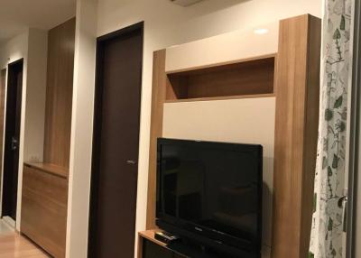 1-BR Condo at Rhythm Sathorn near BTS Saphan Taksin