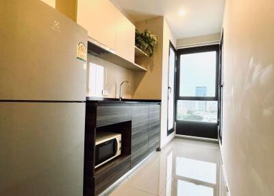 2 bed Condo in Centric Ari Station Samsennai Sub District C018084