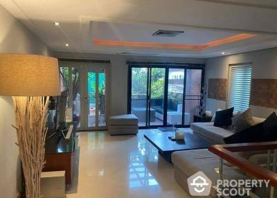 3-BR Townhouse at Villa 49 Townhouse near MRT Phetchaburi