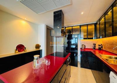 2 Bedrooms Condo in The Riviera Ocean Drive Jomtien C011568