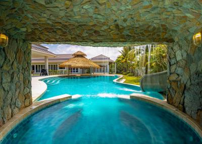 Woodlands: Luxury 7 Bedroom Pool Villa For Sale