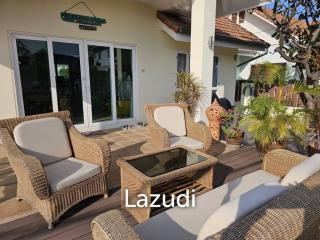 Cozy 2 Beds Villa with Jacuzzi