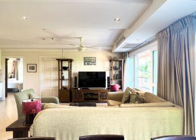 ขาย คอนโด 3 bedroom 150 ตร.ม. ใน  The Residence Jomtien Beach, Pattaya