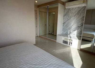 2-BR Condo at Rhythm Sukhumvit 42 near BTS Ekkamai