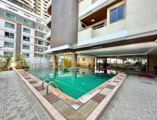 3 Bedroom Penthouse Apartment With Private Pool in Phrom Phong