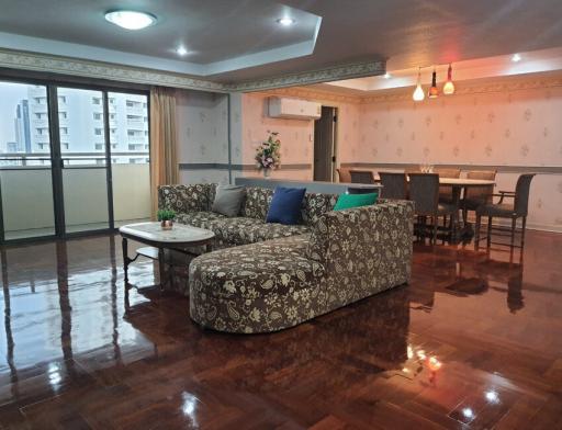 3 Bedroom Penthouse Apartment With Private Pool in Phrom Phong