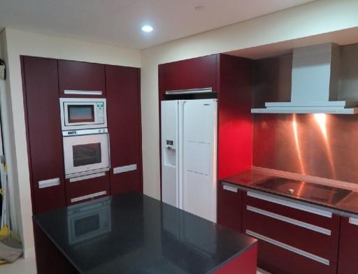 3+1 Bedroom Condo For Rent in The Park Chidlom