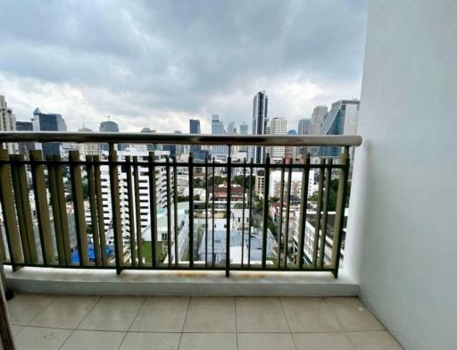 1 Bedroom For Sale in Wind sukhumvit 23 - Asoke