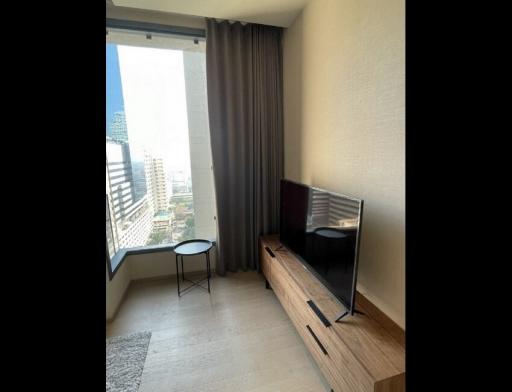 The Esse Asoke  1 Bedroom Luxury Condo For Rent