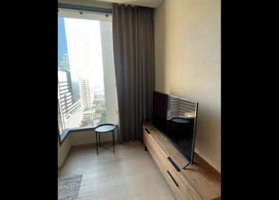 The Esse Asoke  1 Bedroom Luxury Condo For Rent