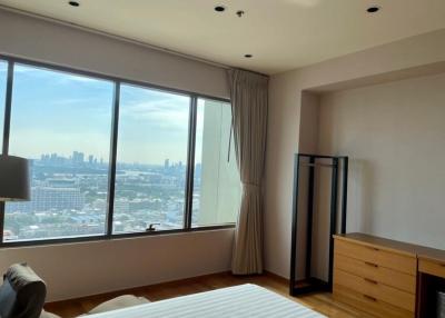 Emporio Place  Modern 1 Bedroom Condo For Rent in Phrom Phong