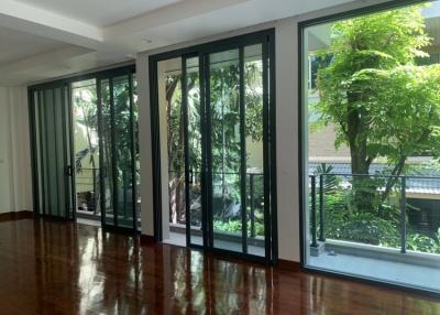 Renovated 3 Bedroom House For Rent in Phrom Phong