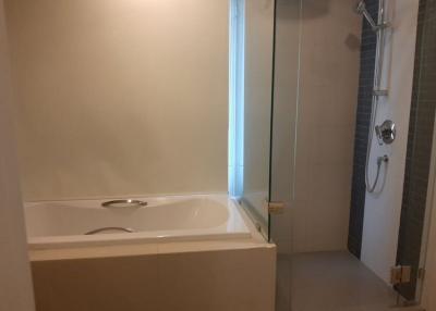 The Crest Sukhumvit 49  1 Bedroom Condo For Rent