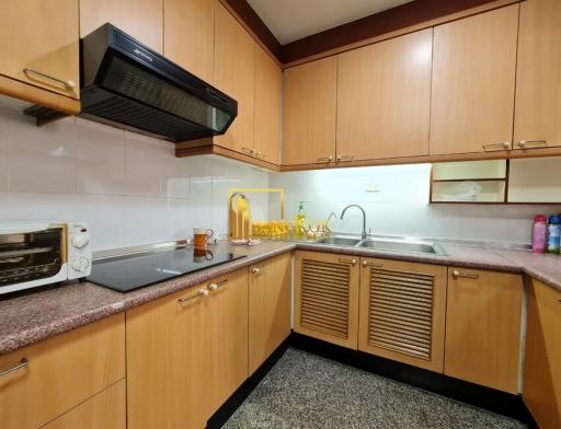 Baan Suanpetch  2 Bedroom Condo in Phrom Phong