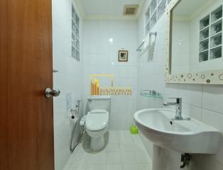 Baan Suanpetch  2 Bedroom Condo in Phrom Phong