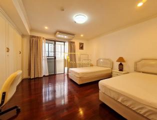 Baan Suanpetch  2 Bedroom Condo in Phrom Phong