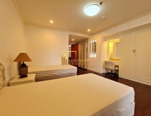 Baan Suanpetch  2 Bedroom Condo in Phrom Phong