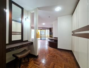 Baan Suanpetch  2 Bedroom Condo in Phrom Phong