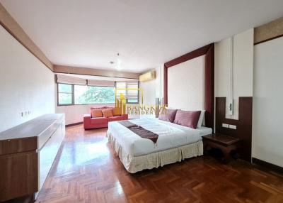 Baan Suanpetch  2 Bedroom Condo in Phrom Phong