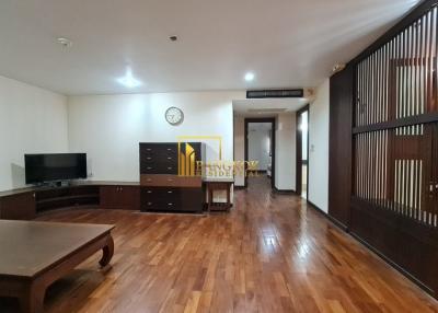 Baan Suanpetch  2 Bedroom Condo in Phrom Phong