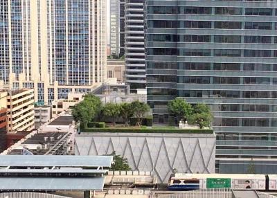 1 Bed 1 Bath 52 SQ.M Noble Ploenchit