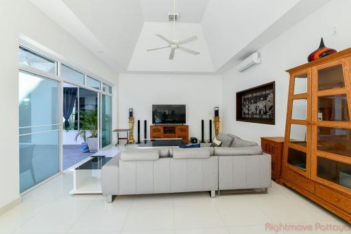 5 Bed House For Sale In Huay Yai - Not In A Village