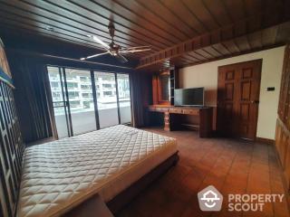 2-BR Condo at Diamond Tower Condominium near BTS Chong Nonsi