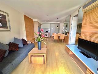 2 bed Condo in The Bangkok Sukhumvit 61 Khlong Tan Nuea Sub District C020774