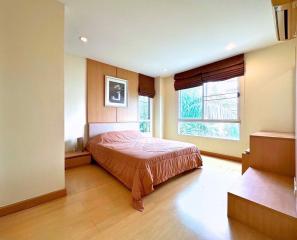 2 bed Condo in The Bangkok Sukhumvit 61 Khlong Tan Nuea Sub District C020774