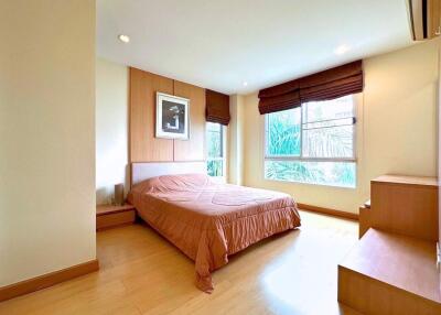 2 bed Condo in The Bangkok Sukhumvit 61 Khlong Tan Nuea Sub District C020774