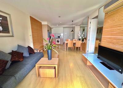 2 bed Condo in The Bangkok Sukhumvit 61 Khlong Tan Nuea Sub District C020774