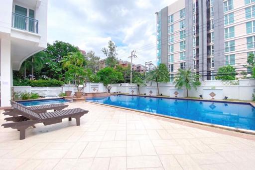 2 bed Condo in The Bangkok Sukhumvit 61 Khlong Tan Nuea Sub District C020774