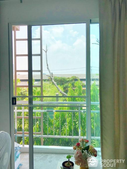 4-BR Townhouse in Chong Nonsi